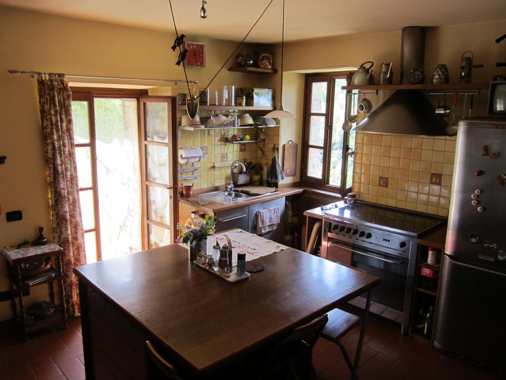 Poggio Delle Rondini Bed & Breakfast Bagnone Екстериор снимка