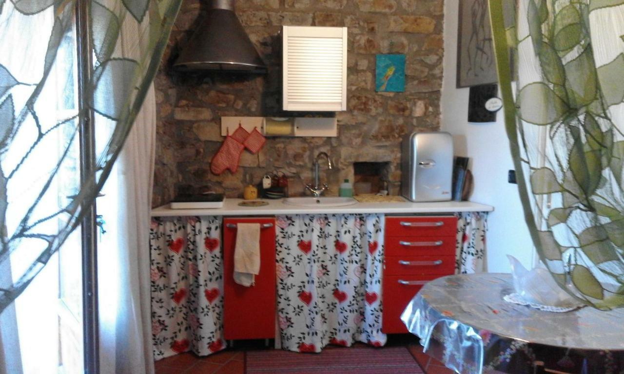 Poggio Delle Rondini Bed & Breakfast Bagnone Екстериор снимка